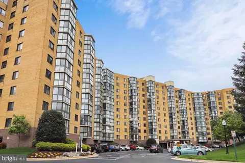 3310 N Leisure World Blvd #529, Silver Spring, MD 20906