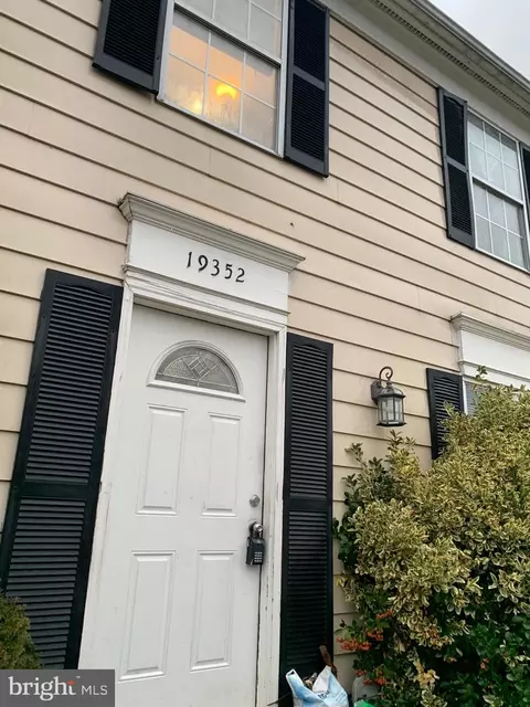 19352 Sandy Lake Dr, Gaithersburg, MD 20879