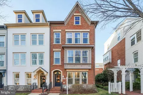 239 Decoverly Dr, Gaithersburg, MD 20878