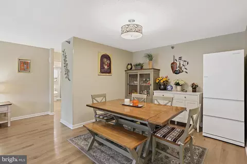 Dining - 15100 Interlachen Dr #4-301, Silver Spring, MD 20906 photo 2 of 2