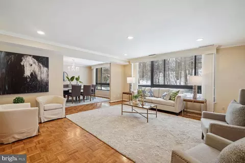 4986 Sentinel Dr #15-303, Bethesda, MD 20816