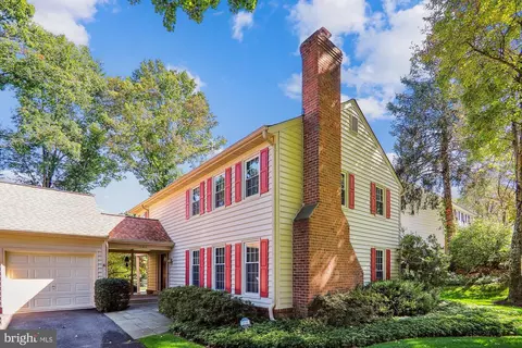 12417 Goldfinch Ct, Potomac, MD 20854