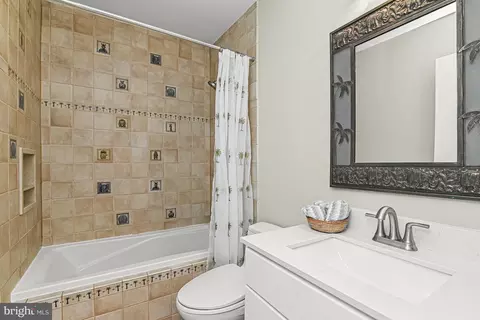 10501 Streamview Ct, Potomac, MD 20854 photo 25