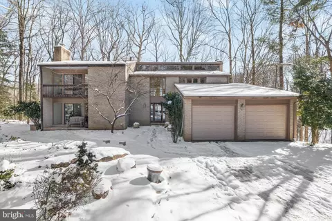 10501 Streamview Ct, Potomac, MD 20854