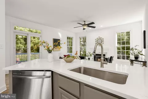Kitchen - 326 Flannery Ln, Silver Spring, MD 20904 photo 2 of 9