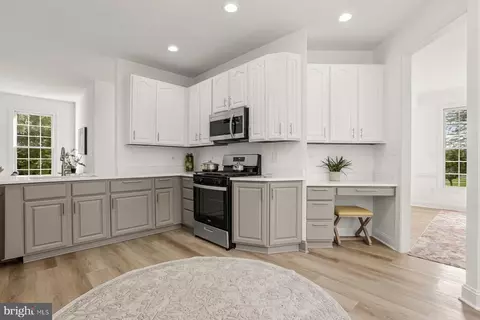Kitchen - 326 Flannery Ln, Silver Spring, MD 20904 photo 3 of 9