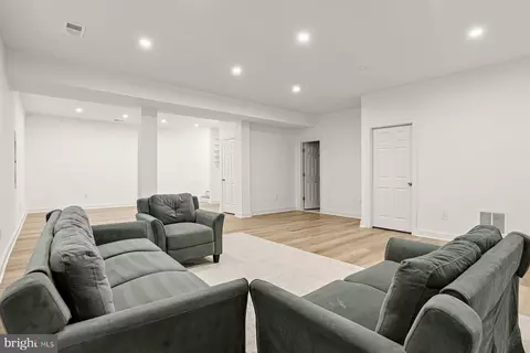 Living - 326 Flannery Ln, Silver Spring, MD 20904 photo 12 of 13
