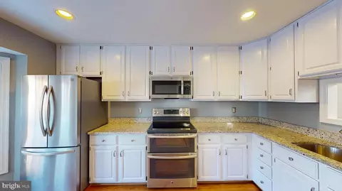 1922 Westchester Dr, Silver Spring, MD 20902 photo 2