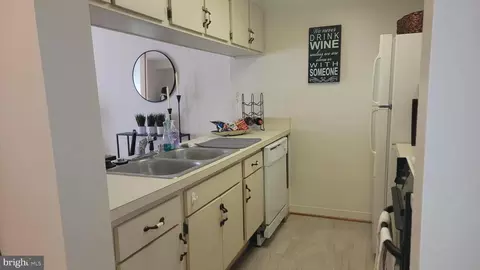 3376 Chiswick Ct #52-1D, Silver Spring, MD 20906 photo 3