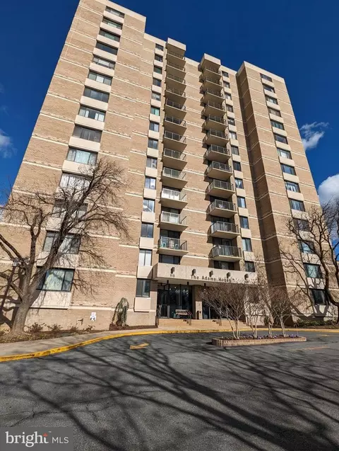 118 Monroe St #1306, Rockville, MD 20850
