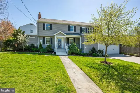 8305 Donnybrook Dr, Chevy Chase, MD 20815