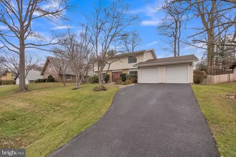 18701 Heritage Hills Dr, Brookeville, MD 20833
