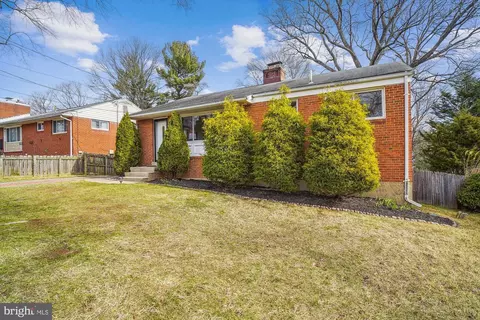 10207 Duvawn Pl, Silver Spring, MD 20902 photo 2