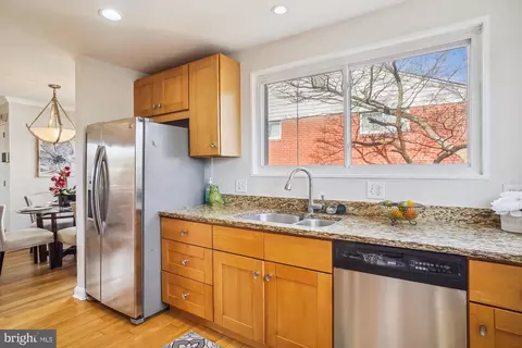 10207 Duvawn Pl, Silver Spring, MD 20902 photo 11