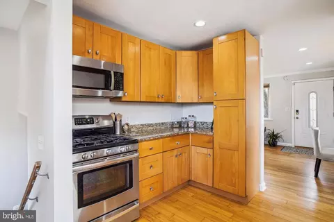 10207 Duvawn Pl, Silver Spring, MD 20902 photo 9