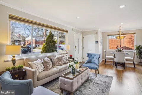 10207 Duvawn Pl, Silver Spring, MD 20902 photo 5