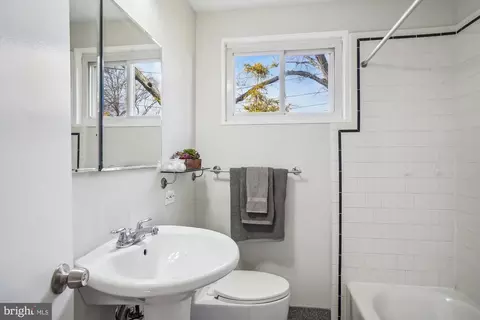 10207 Duvawn Pl, Silver Spring, MD 20902 photo 20