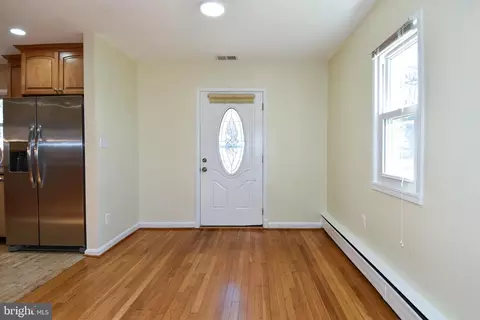 Entry Way - 702 Snider Ln, Silver Spring, MD 20905 photo 1 of 2