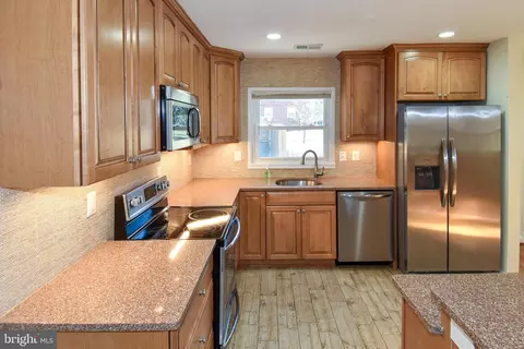 Kitchen - 702 Snider Ln, Silver Spring, MD 20905 photo 2 of 5