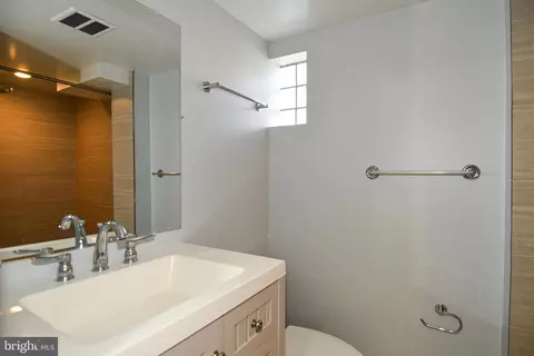 Bath - 702 Snider Ln, Silver Spring, MD 20905 photo 5 of 5