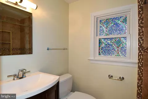 Bath - 702 Snider Ln, Silver Spring, MD 20905 photo 2 of 5