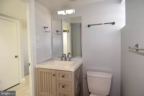 Bath - 702 Snider Ln, Silver Spring, MD 20905 photo 3 of 5