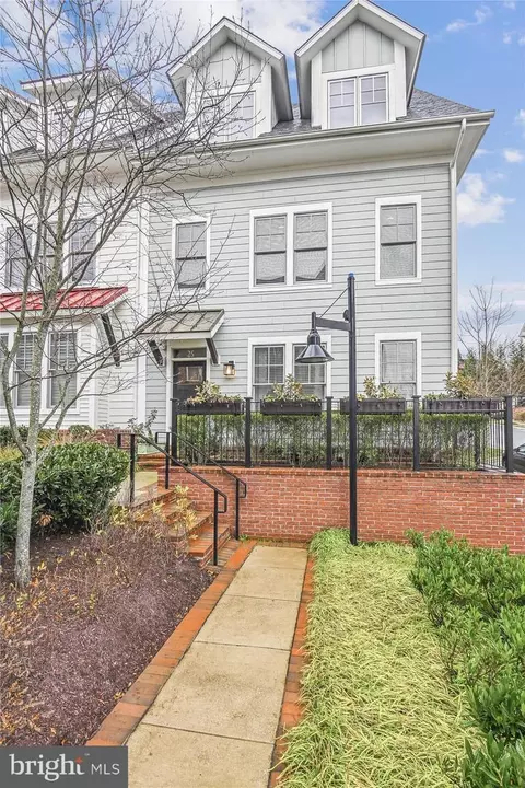 25 Ellsworth Heights St, Silver Spring, MD 20910 photo 2