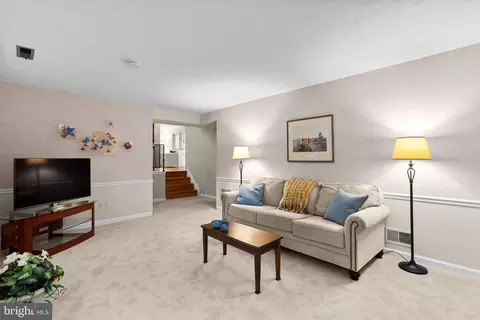 Living - 14005 Pond View Rd, Silver Spring, MD 20905 photo 7 of 10