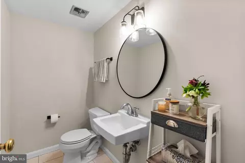 Bath - 14005 Pond View Rd, Silver Spring, MD 20905 photo 1 of 4
