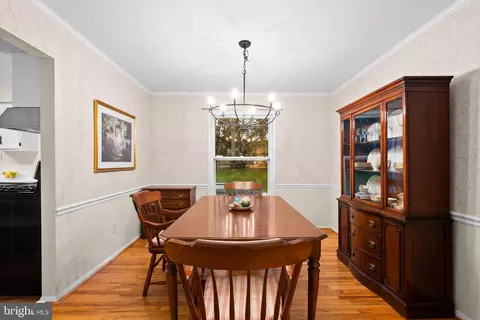 Dining - 14005 Pond View Rd, Silver Spring, MD 20905 photo 2 of 4