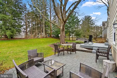 Exterior - 14005 Pond View Rd, Silver Spring, MD 20905 photo 3 of 5