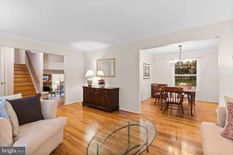 Living - 14005 Pond View Rd, Silver Spring, MD 20905 photo 4 of 10