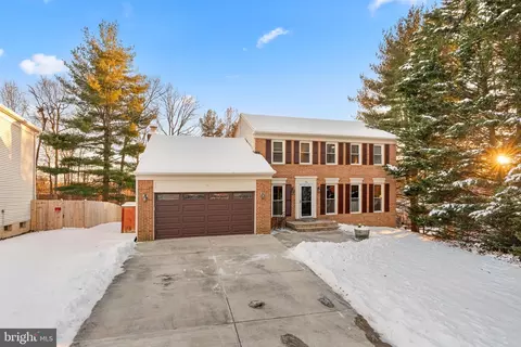 10 Amity, Derwood, MD 20855