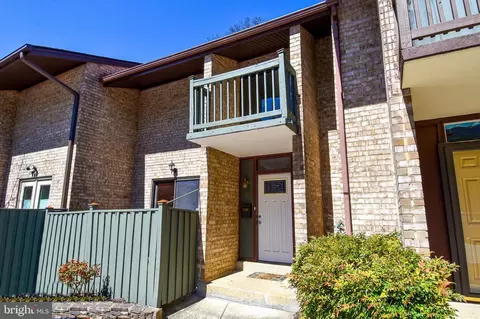 9233 Three Oaks Dr, Silver Spring, MD 20901