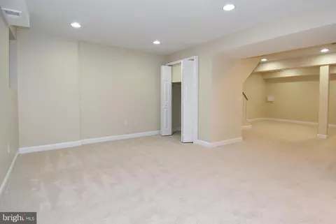9233 Three Oaks Dr, Silver Spring, MD 20901 photo 40