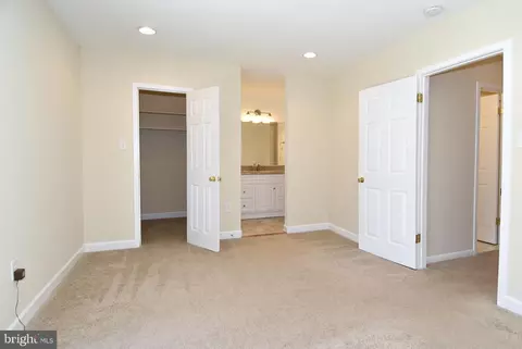 9233 Three Oaks Dr, Silver Spring, MD 20901 photo 20