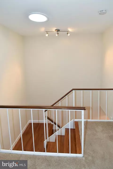 9233 Three Oaks Dr, Silver Spring, MD 20901 photo 33