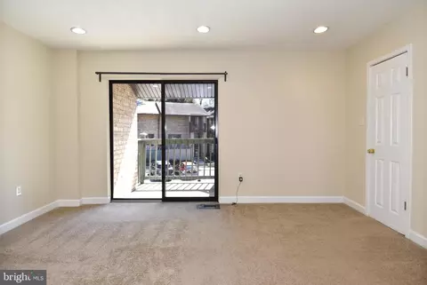 9233 Three Oaks Dr, Silver Spring, MD 20901 photo 18