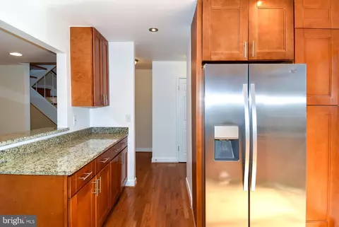 9233 Three Oaks Dr, Silver Spring, MD 20901 photo 8