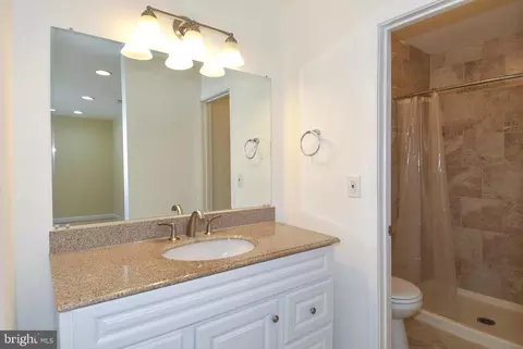 9233 Three Oaks Dr, Silver Spring, MD 20901 photo 21