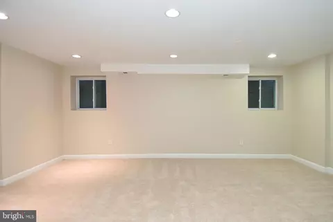 9233 Three Oaks Dr, Silver Spring, MD 20901 photo 34