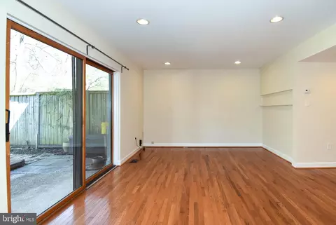 9233 Three Oaks Dr, Silver Spring, MD 20901 photo 13