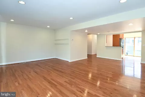 9233 Three Oaks Dr, Silver Spring, MD 20901 photo 16