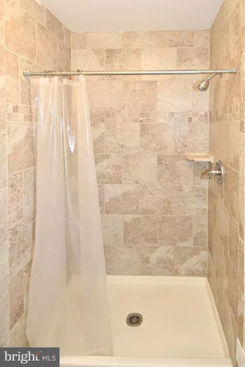 9233 Three Oaks Dr, Silver Spring, MD 20901 photo 22
