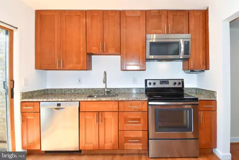 9233 Three Oaks Dr, Silver Spring, MD 20901 photo 7