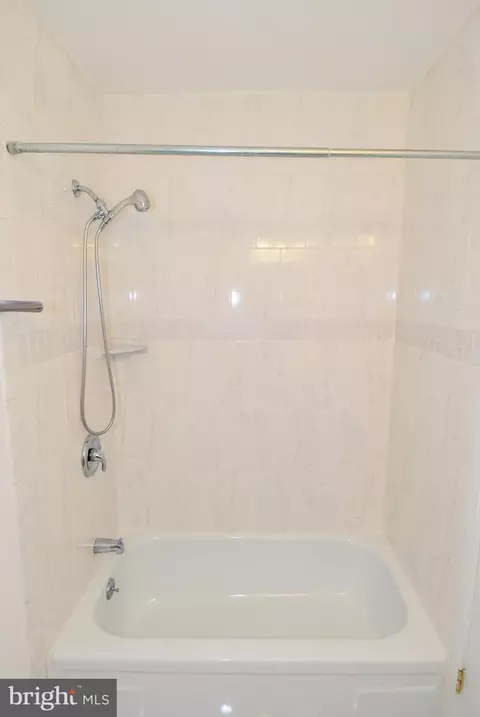 9233 Three Oaks Dr, Silver Spring, MD 20901 photo 32