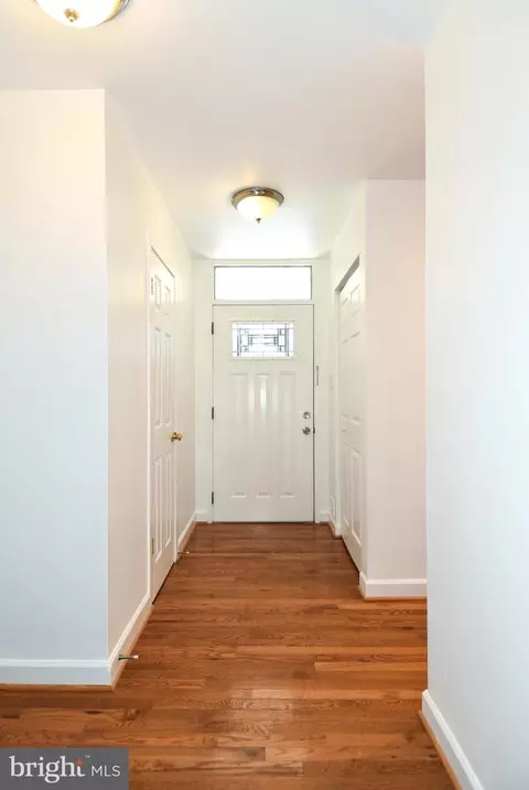 9233 Three Oaks Dr, Silver Spring, MD 20901 photo 3
