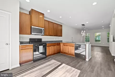 712 Hendrix Ave, Gaithersburg, MD 20878