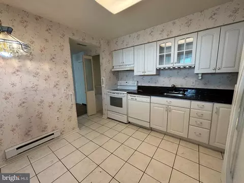 Kitchen - 14905 Pennfield Cir #2A, Silver Spring, MD 20906 photo 2 of 2