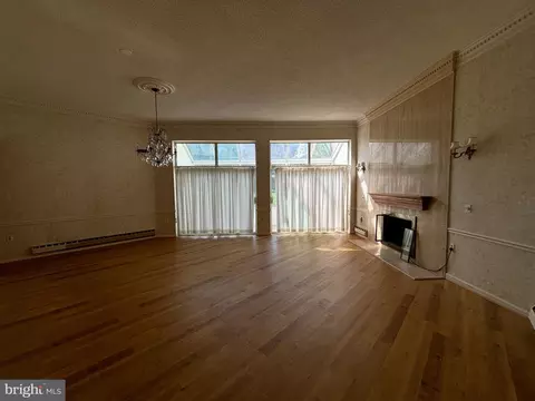 Living - 14905 Pennfield Cir #2A, Silver Spring, MD 20906 photo 2 of 3